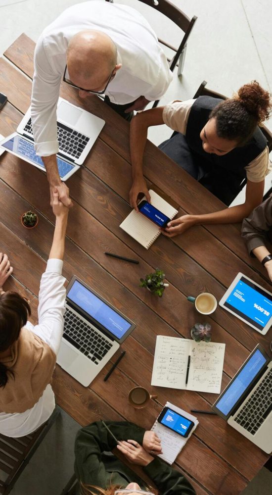 pexels-fauxels-3183197